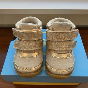 Munchkin by Stride Rite gold shoes